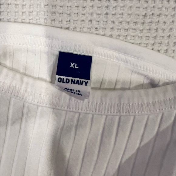 🧡 5 for $25 sale 🧡 OLD NAVY tank nwt! - Picture 2 of 4